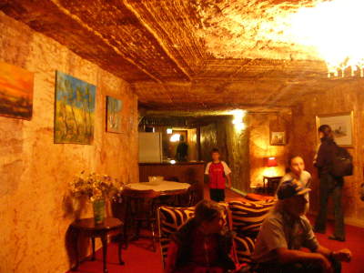 地底に暮らす人々in Australia